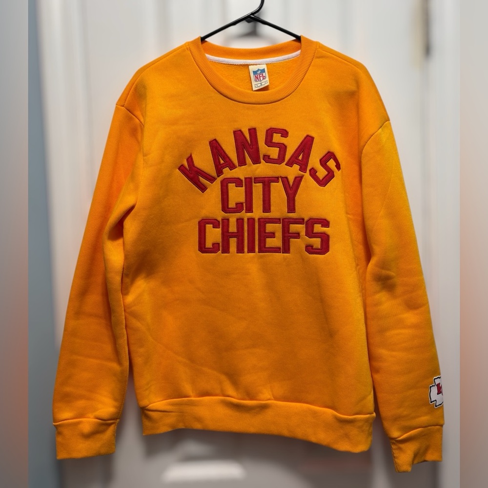 NFL Kansas City Chiefs‎ Yellow Stitched KC Crew Neck Pullover Size Small